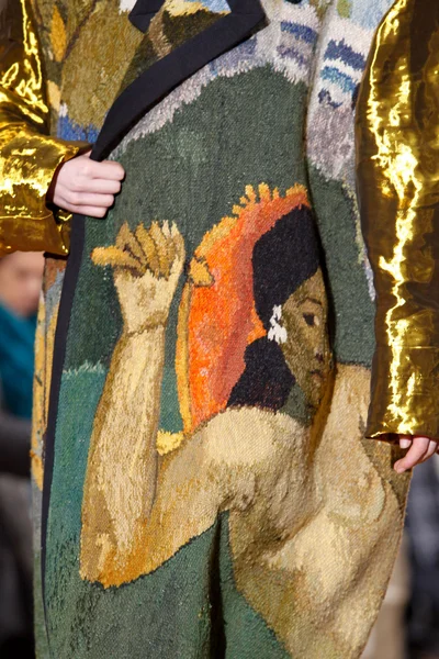 Look 25